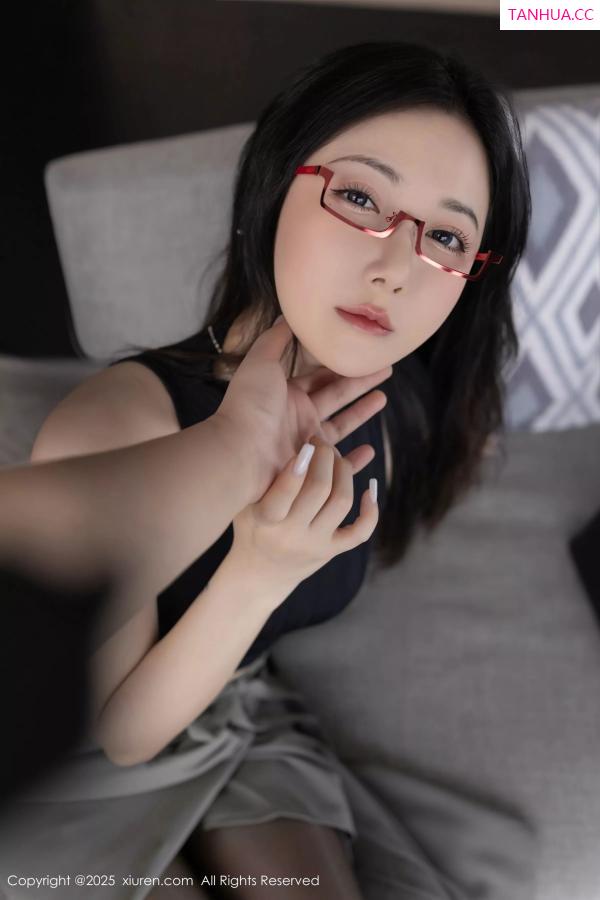 鱼子酱fish  [XiuRen]高清写真图 2025.04.30 No.10231 鱼子酱Fish 印尼旅拍第11张图片
